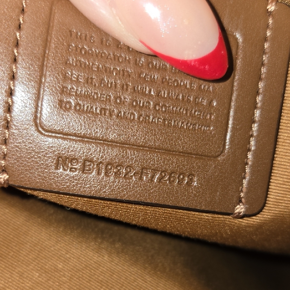 Coach Beige and White Signature Shoulder Bag - Picture 11 of 16